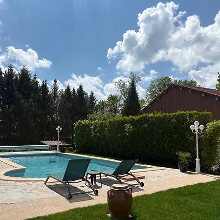 Les De La Moivre Lodge *